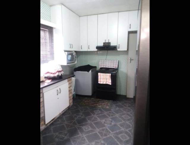 4 BEDROOM HOUSE FOR SALE IN CROSSMOOR